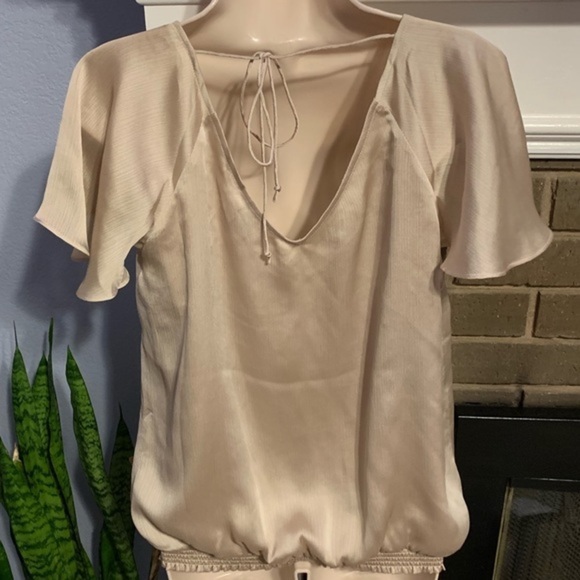 ❤ SOLD NWT White House Black Market WHBM embellished Sequin open back blouse - Picture 6 of 8